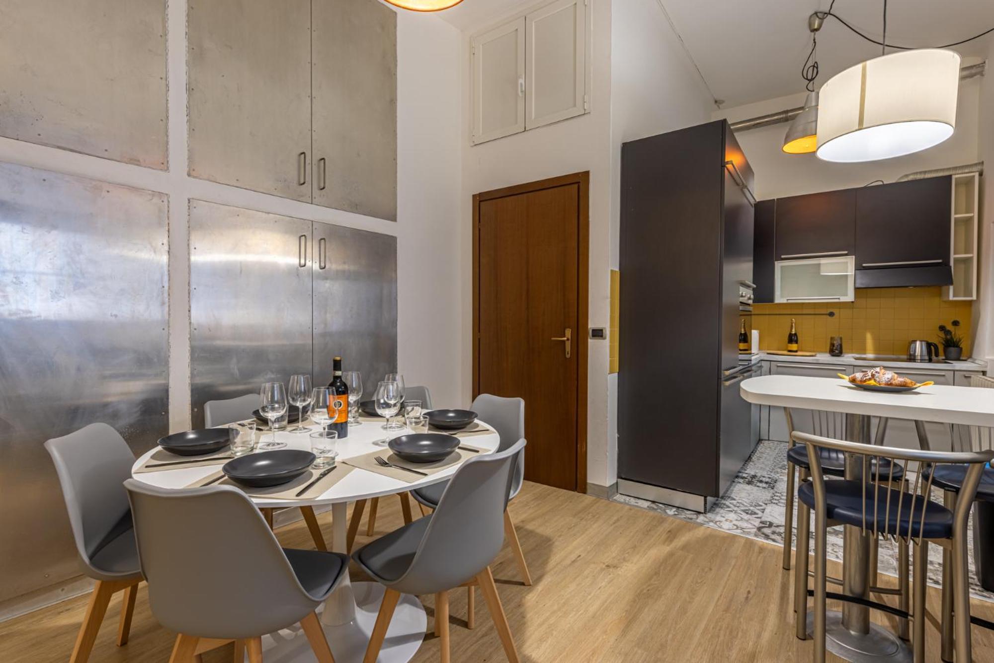 Industrial Loft Near The Centre Of Apartment Mailand